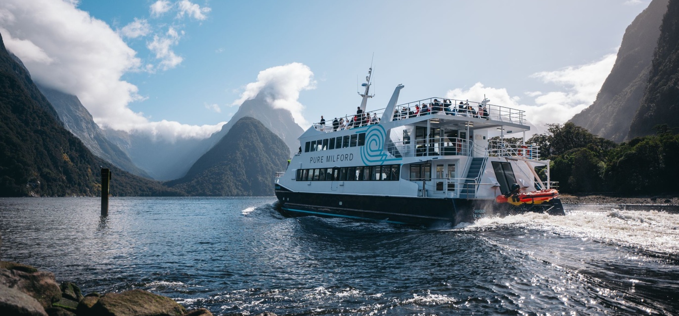 Maiden of Milford departing harbour